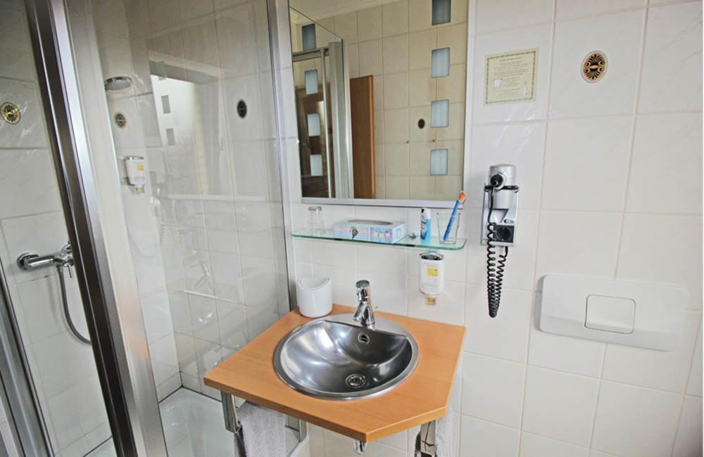 Hotel Lindenkrug Gütersloh Quarto foto